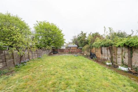 Wordsworth Avenue, E18