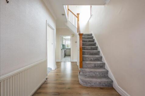 Wordsworth Avenue, E18