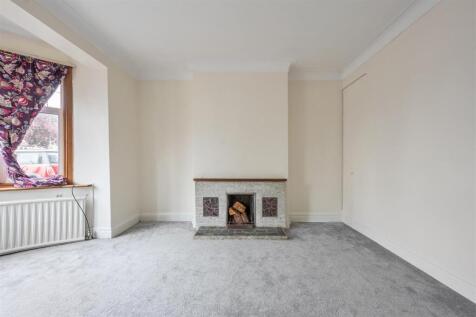Wordsworth Avenue, E18