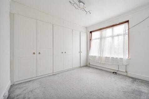 Wordsworth Avenue, E18