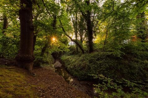 Brook Way, IG7
