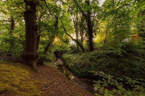 Brook Way, IG7