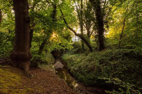Brook Way, IG7