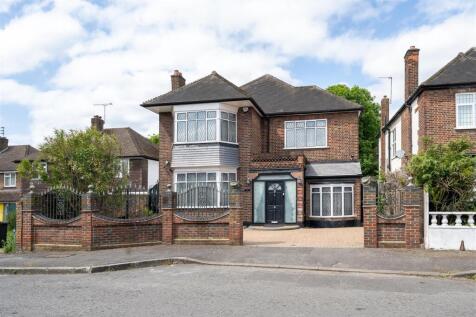 Hermitage Close, E18
