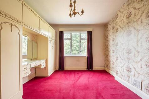 Hermitage Close, E18