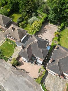 Hermitage Close, E18