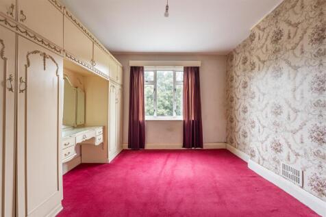 Hermitage Close, E18