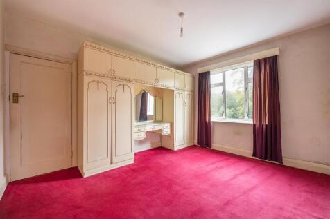 Hermitage Close, E18