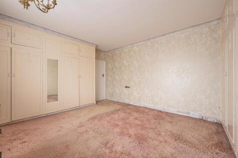 Hermitage Close, E18