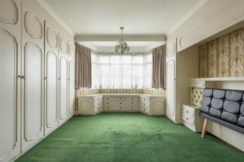 Hermitage Close, E18