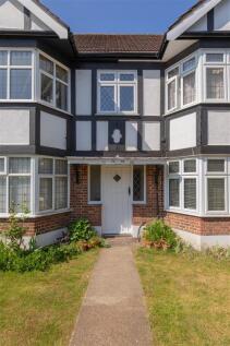 Onslow Gardens, E18