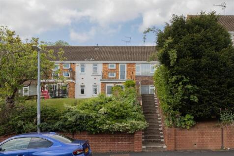 Russell Road, IG9