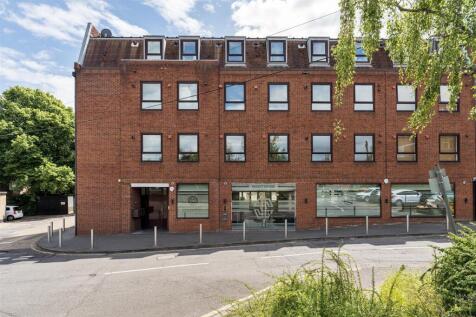 Eastwood close E18