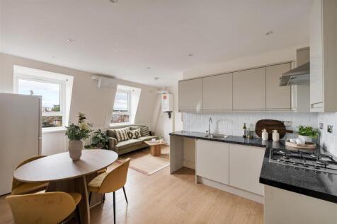 Eastwood close E18