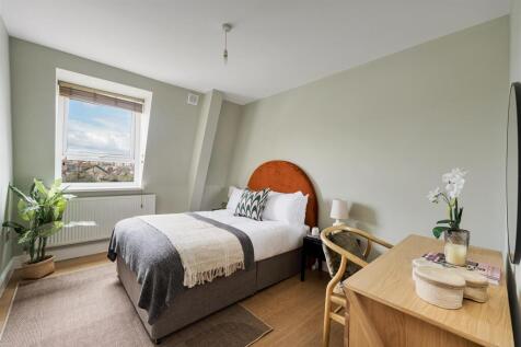 Eastwood close E18