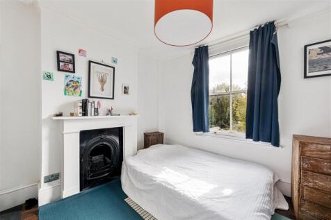 Fullers Road, E18