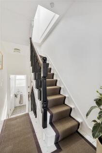 Fullers Road, E18