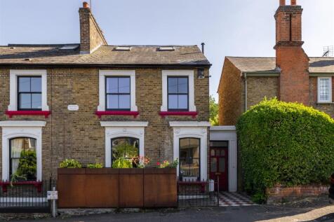 Princes Road, IG9