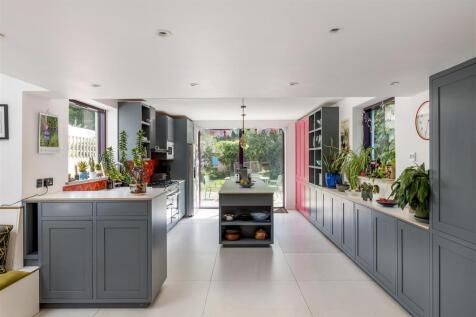 Princes Road, IG9