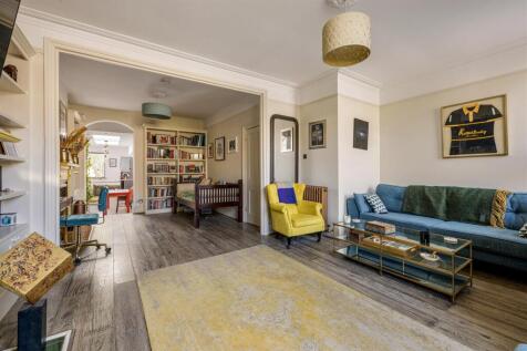 Princes Road, IG9