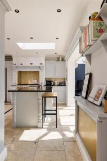 St. Albans Crescent, IG8