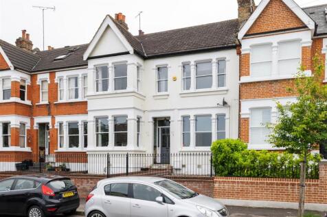 St. Albans Crescent, IG8