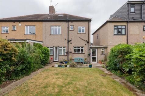 South View Drive, E18