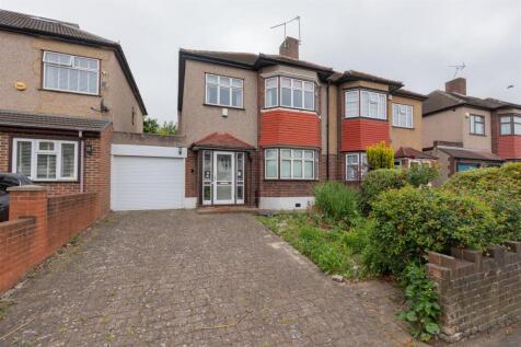 South View Drive, E18