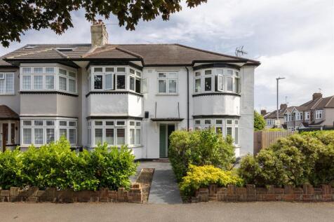 Chigwell Road, E18
