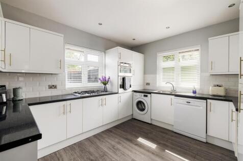 Chigwell Road, E18