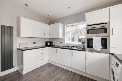 Chigwell Road, E18