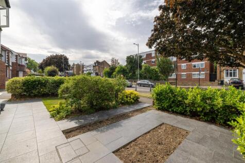 Chigwell Road, E18