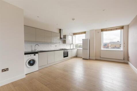 Eastwood Close, E18