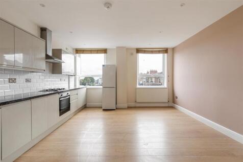 Eastwood Close, E18