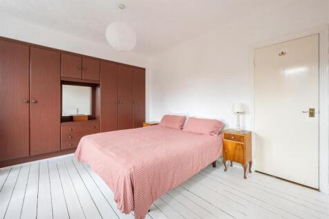 Woodville Road E18