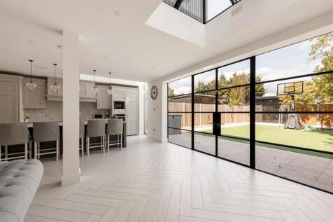 Inglehurst Gardens, IG4