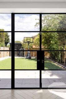 Inglehurst Gardens, IG4