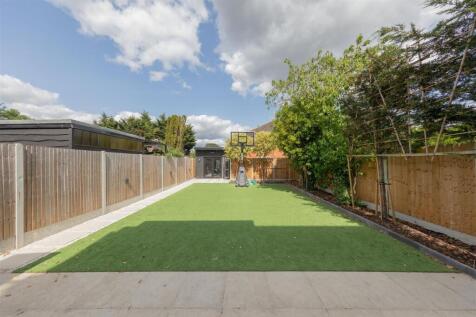 Inglehurst Gardens, IG4