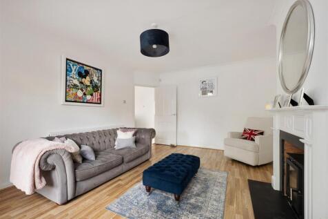 Albert Road, E18