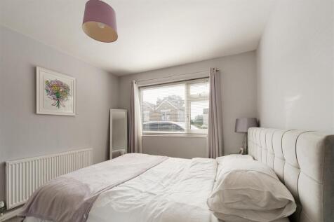 Albert Road, E18