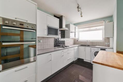 Woodford Road, E18