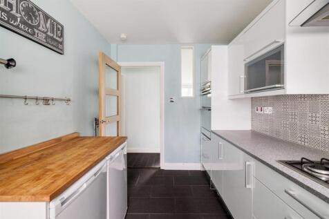 Woodford Road, E18
