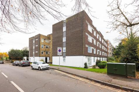 Woodford Road, E18