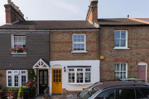 Gladstone Road, IG9