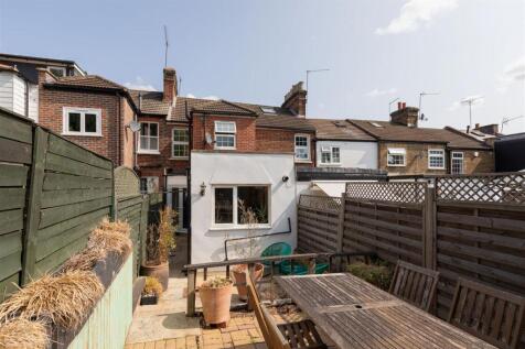 Gladstone Road, IG9