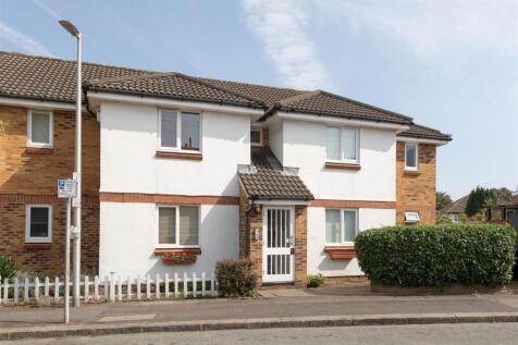 Woodville Road, E18