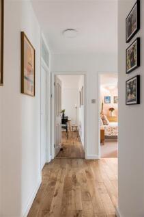 Hermitage Walk, E18