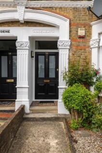 Marlborough Road, E18