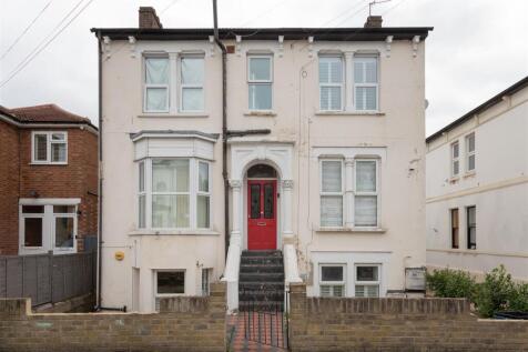 Stanley Road, E18