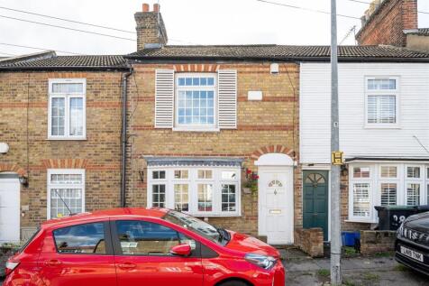 Gladstone Road, IG9